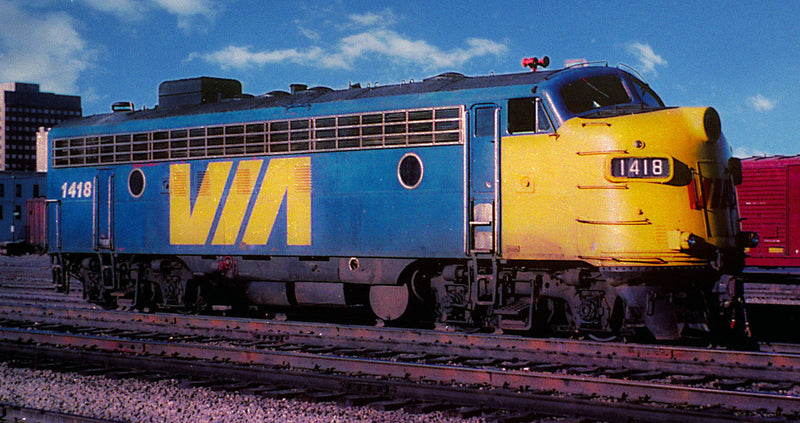 Load image into Gallery viewer, Rapido HO Scale VIA Rail (Early) FP7 Locomotive #1418 - 222547