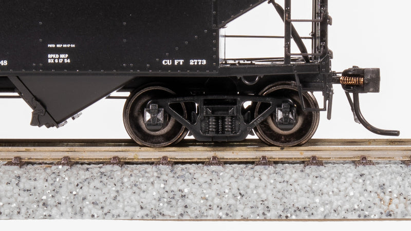 Load image into Gallery viewer, Broadway Limited HO Scale NKP AAR 70-Ton Triple Hopper #80767 - 7383