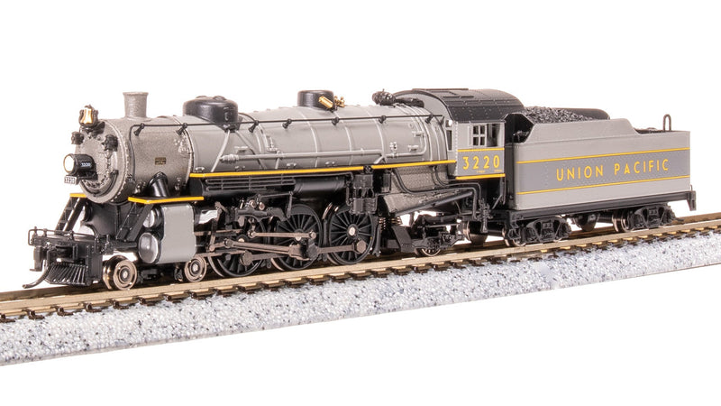 Load image into Gallery viewer, Broadway 8014 Union Pacific Light Pacific 4-6-2 Two-tone Gray w/ Yellow #3220 - N