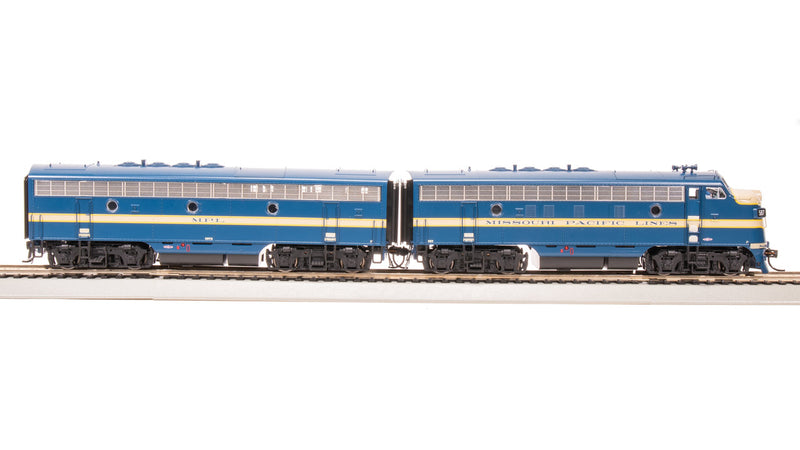 Load image into Gallery viewer, Broadway 8194 Scale Missouri Pacific EMD F7 A/B Eagle Scheme A-Unit 587/587B - HO
