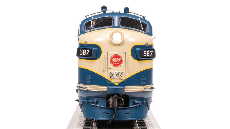 Load image into Gallery viewer, Broadway Limited HO Scale Missouri Pacific EMD F7A Eagle Scheme Diesel #586 - 8207