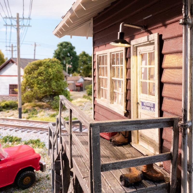 Load image into Gallery viewer, Woodland Scenics HO Scale Interlocking Tower - BR5074