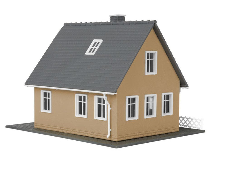 Load image into Gallery viewer, Lionel HO Scale Cape COD Building Kit - 2 Houses - 2167010