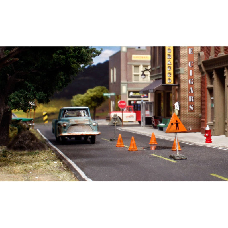 Load image into Gallery viewer, Woodland Scenics Road Striping Pen White