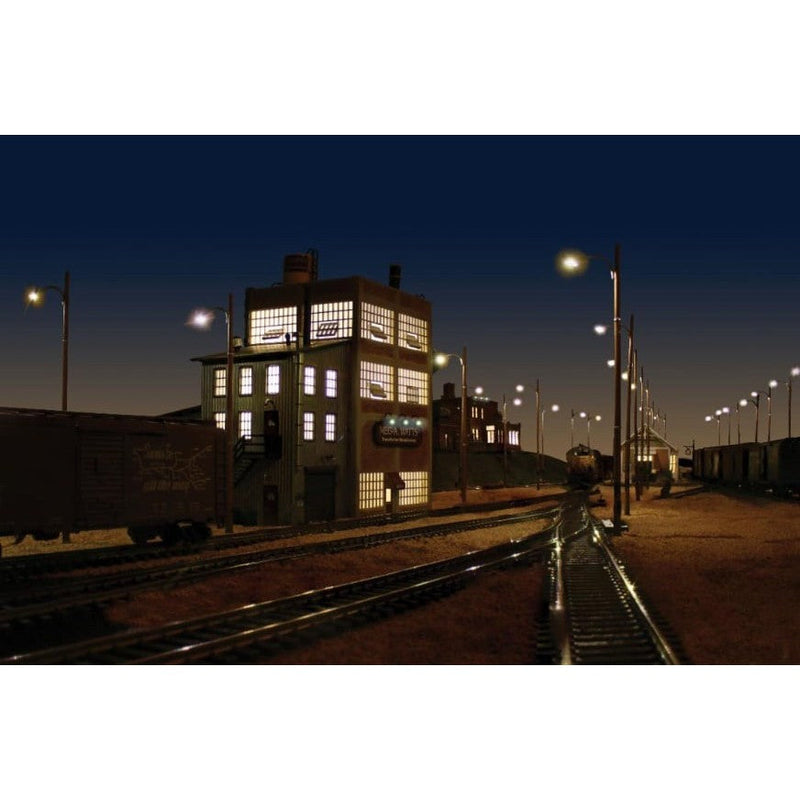 Load image into Gallery viewer, Woodland Scenics HO Just Plug Wooden Pole Street Lights