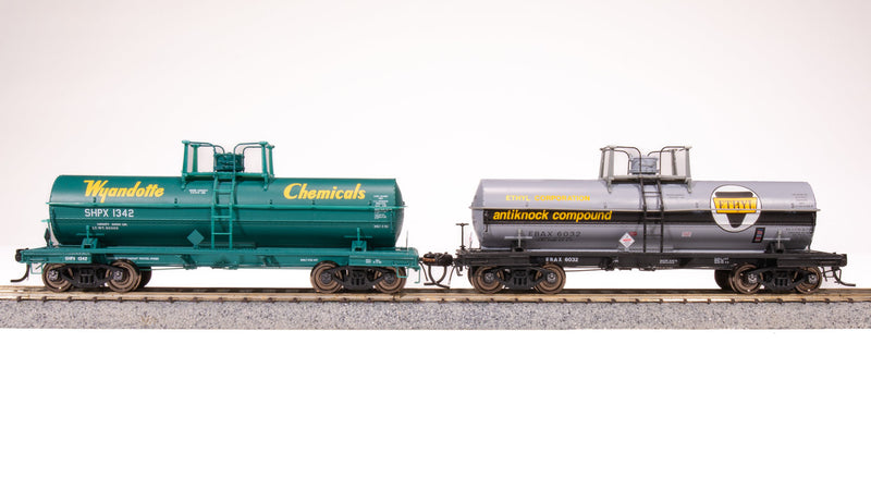 Load image into Gallery viewer, Broadway Limited HO Scale Ethyl Corp, Wyandotte 6000 Gallon Tank 2-Pack A - 7669
