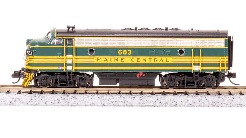 Load image into Gallery viewer, Broadway Limited N Scale MEC EMD F3 AB Unit-A Green &amp; Gold Diesel #683/671B - 7723
