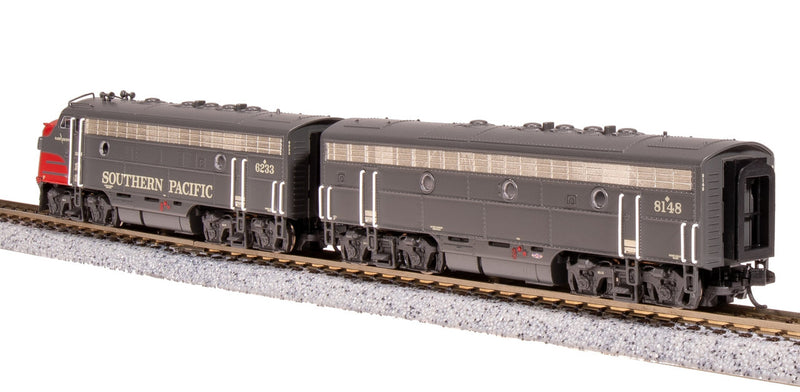 Load image into Gallery viewer, Broadway Limited N SP EMD F7 AB Bloody Nose Diesel Locomotive #6233/8148 - 7760
