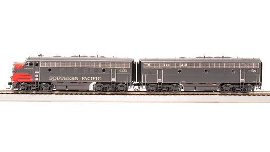 Broadway Limited HO Scale Southern Pacific EMD F7 AB Bloody Nose