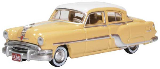 Oxford HO Scale Pontiac Chieftain 4-Door Sedan 1954 Maize Yellow / Winter White