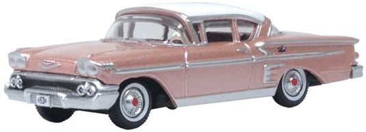 Oxford HO Scale Chevrolet Impala Sport Coupe 1958 Cay Coral Metallic / Snowcrest White