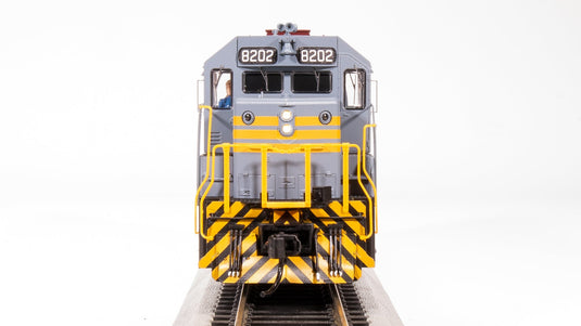 Broadway 8905 Canadian Pacific w/ Early Roadnumber EMD GP35 Diesel 8202 - HO