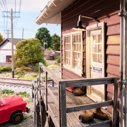 Woodland Scenics HO Scale Interlocking Tower - BR5074