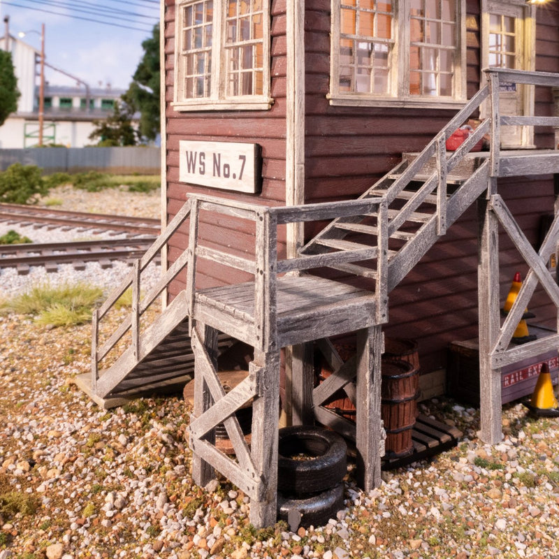 Load image into Gallery viewer, Woodland Scenics O Scale Interlocking Tower - BR5878
