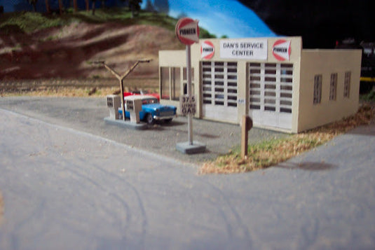 Osborn Models HO Scale Gas Station 1045