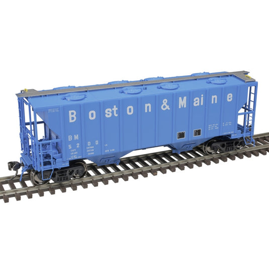 Atlas Master Plus HO Scale Portec 3000 2-Bay Covered Hopper Boston and Maine 5200