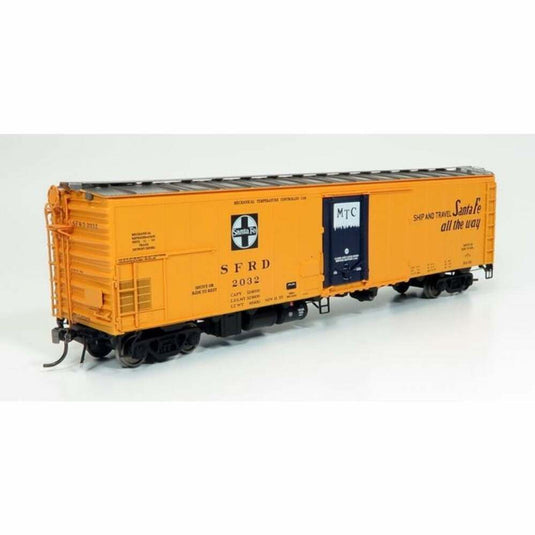Rapido HO Scale Santa Fe RR-56 Mechanical Reefer Super Chief Slogan (4) - 156001