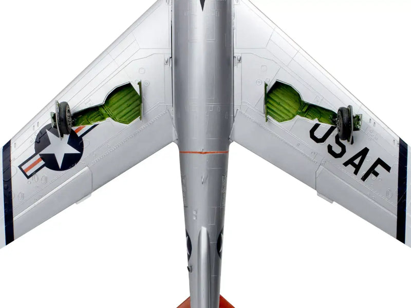 Load image into Gallery viewer, Revell 1:48 F84F Republic Thunderstreak Thunderbirds US Airforce Model Kit
